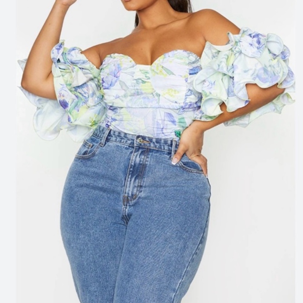 🟠NWT PRETTYLITTLETHING Plus Ruffle Puff Sleeve Bardot Top in Floral Print Sz 14